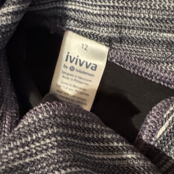 Ivivva Kids' Gray and Black Leggings Set - Picture 3 of 7